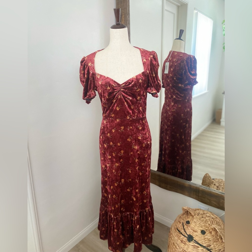 Lait Collection Velvet Dress